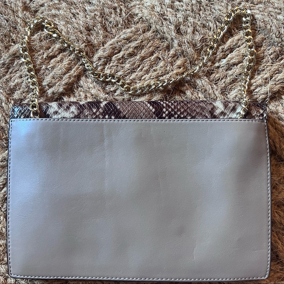 Michael Kors Lana Envelope Clutch with Chain in Cream and Snakeskin - Picture 3 of 11